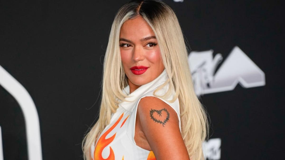 ELMONT, NEW YORK - SEPTEMBER 11: Karol G attends the 2024 MTV Video Music Awards at the UBS area on September 11, 2024 in Elmont, New York.  (Photo by Gotham/WireImage)