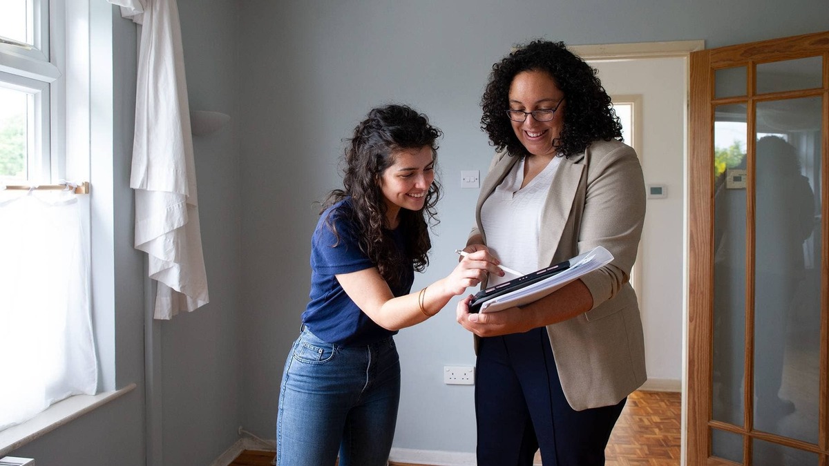  AI may help buyers find homes, but Gen Z still trusts human agents for tours, contracts, and negotiating better real estate deals. 