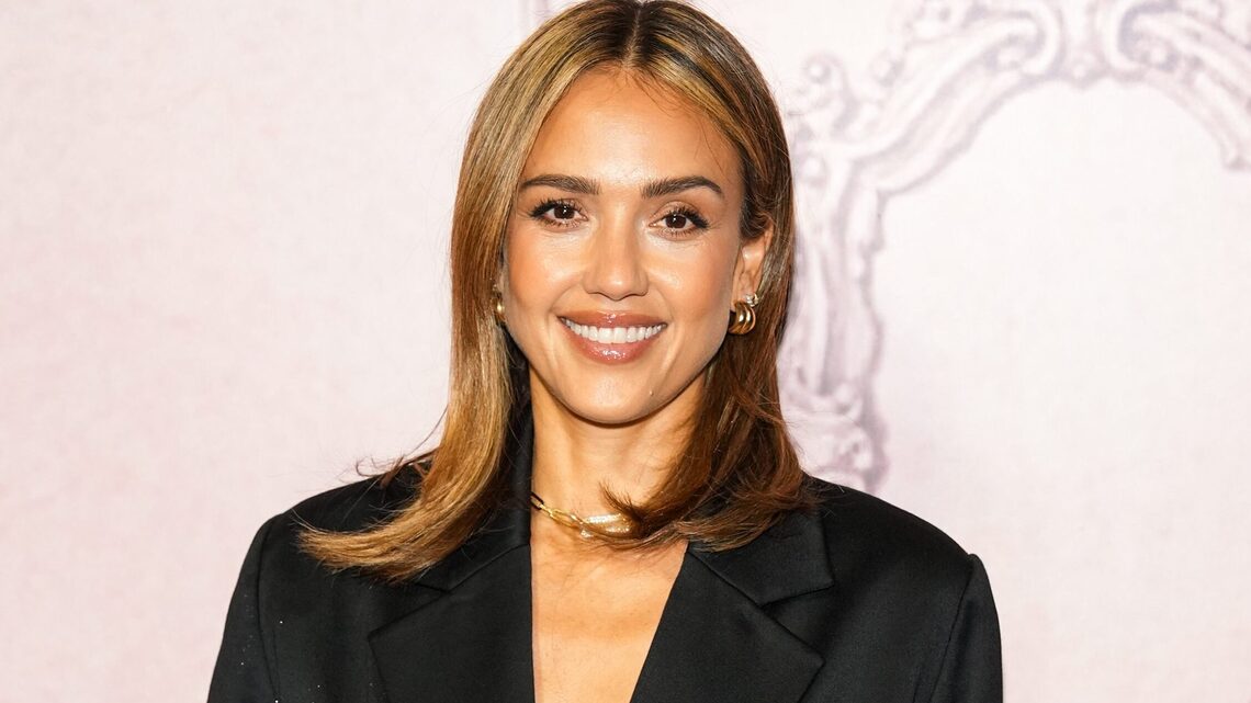 Jessica Alba's Tall Boots Style Lengthens the Legs and Makes Denim Look Luxe 