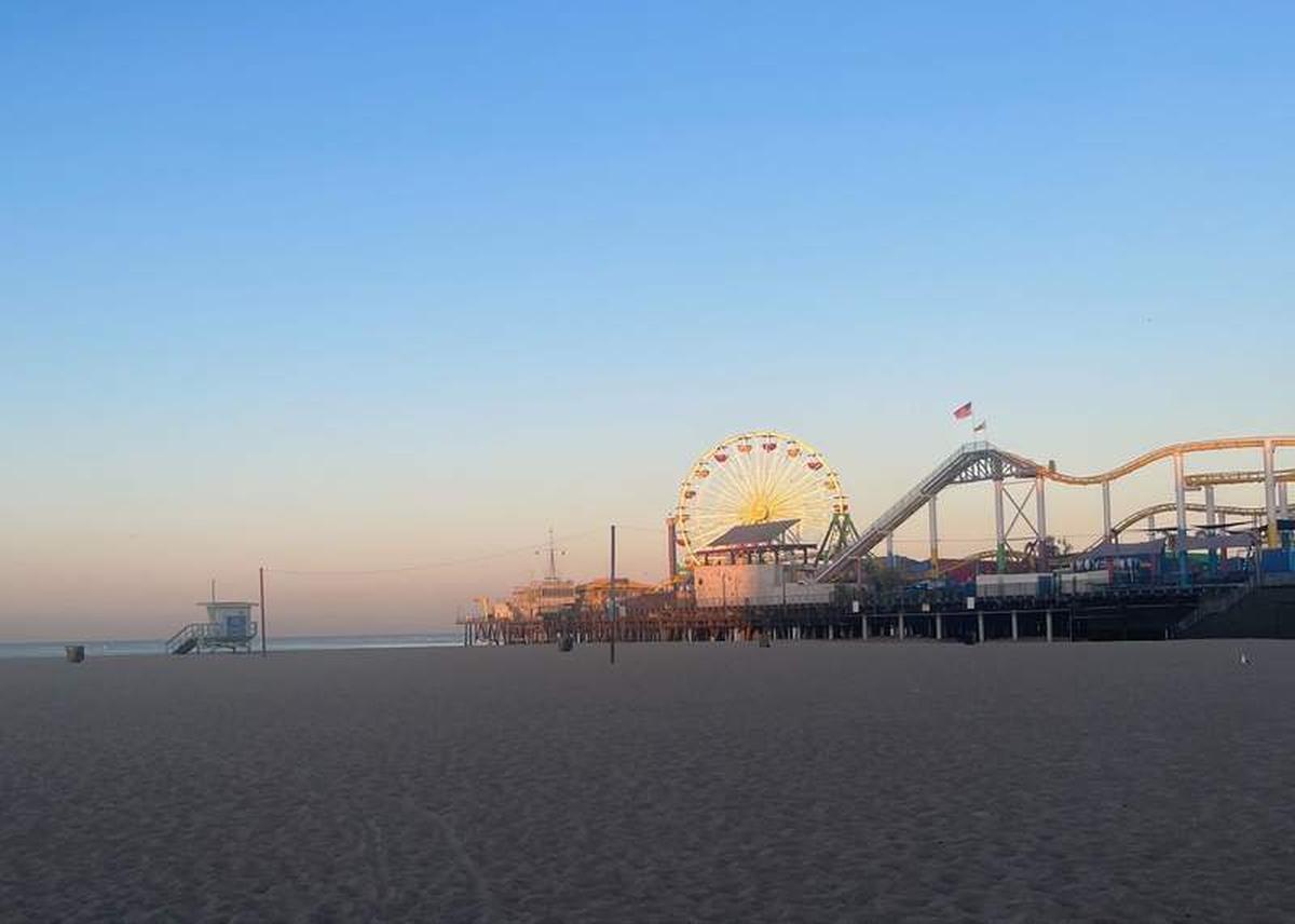  Santa Monica pier at dusk. Photo credit: Lizzy Briskin 