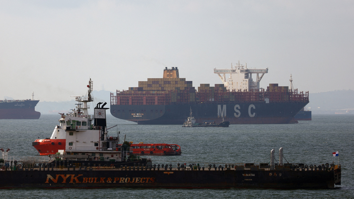 Analysis-Ship fuel shortage looms as refiners strained by war favour other products 