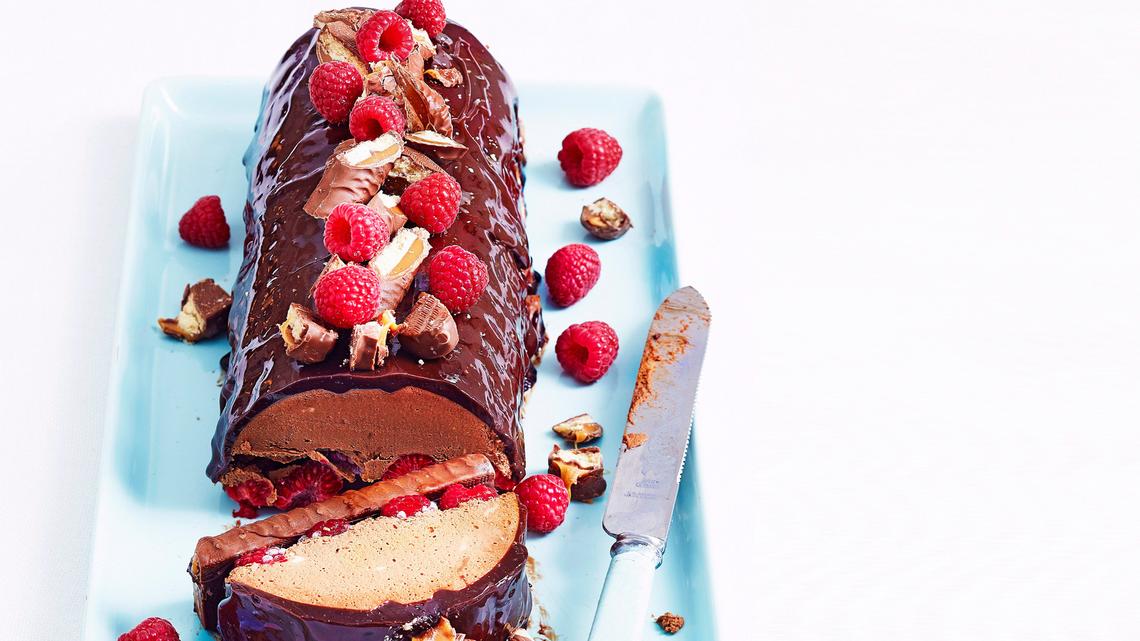 Twix Candy Bar Mousse Cake Is A Chocolate-Lovers Dream 