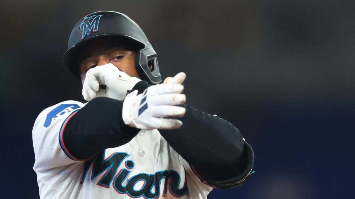 Marlins cruise past struggling Nationals