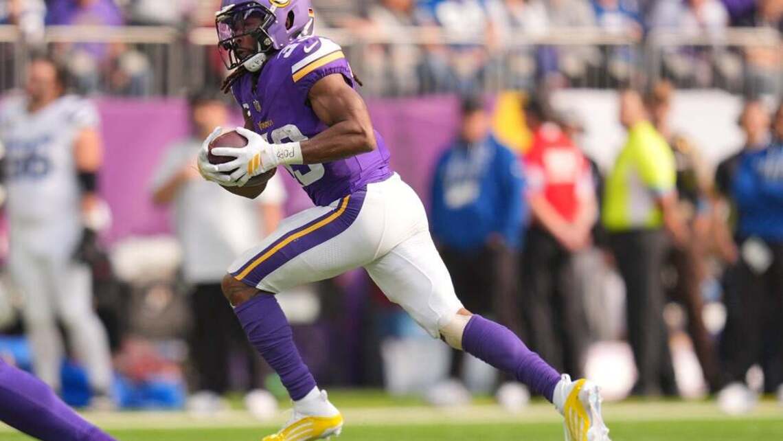 Week 7 injury roundup: Vikings' Aaron Jones aggravates knee injury 