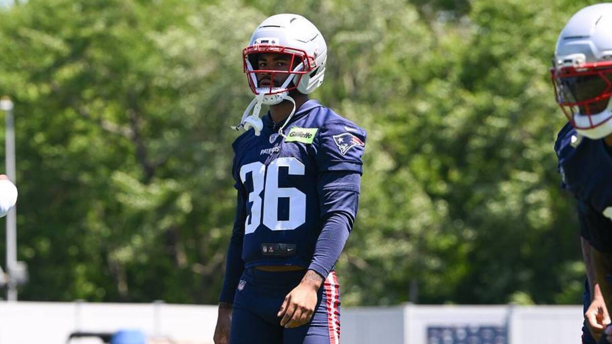  Jun 9, 2026; Foxborough, MA, USA; New England Patriots cornerback Kenneth Harris (36) warms up during minicamp at Gillette Stadium. Mandatory Credit: Eric Canha-Imagn Images | Eric Canha-Imagn Images 