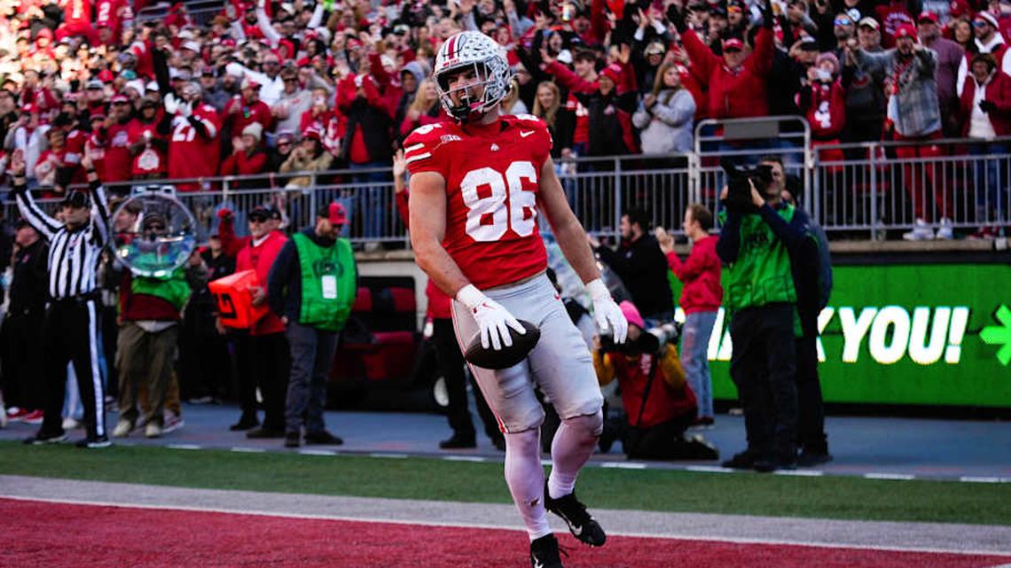  Ohio State Buckeyes tight end Max Klare (86) celebrates after scoring a touchdown in the second half of the NCAA football game at Ohio Stadium on Saturday, Nov. 22, 2025 in Columbus, Ohio. | Samantha Madar/Columbus Dispatch / USA TODAY NETWORK via Imagn Images 
