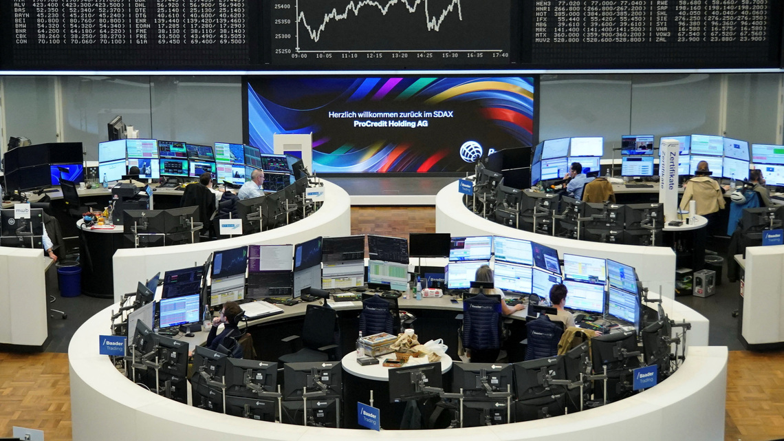 Morning Bid: Market picks CoreWeave as AI rout deepens