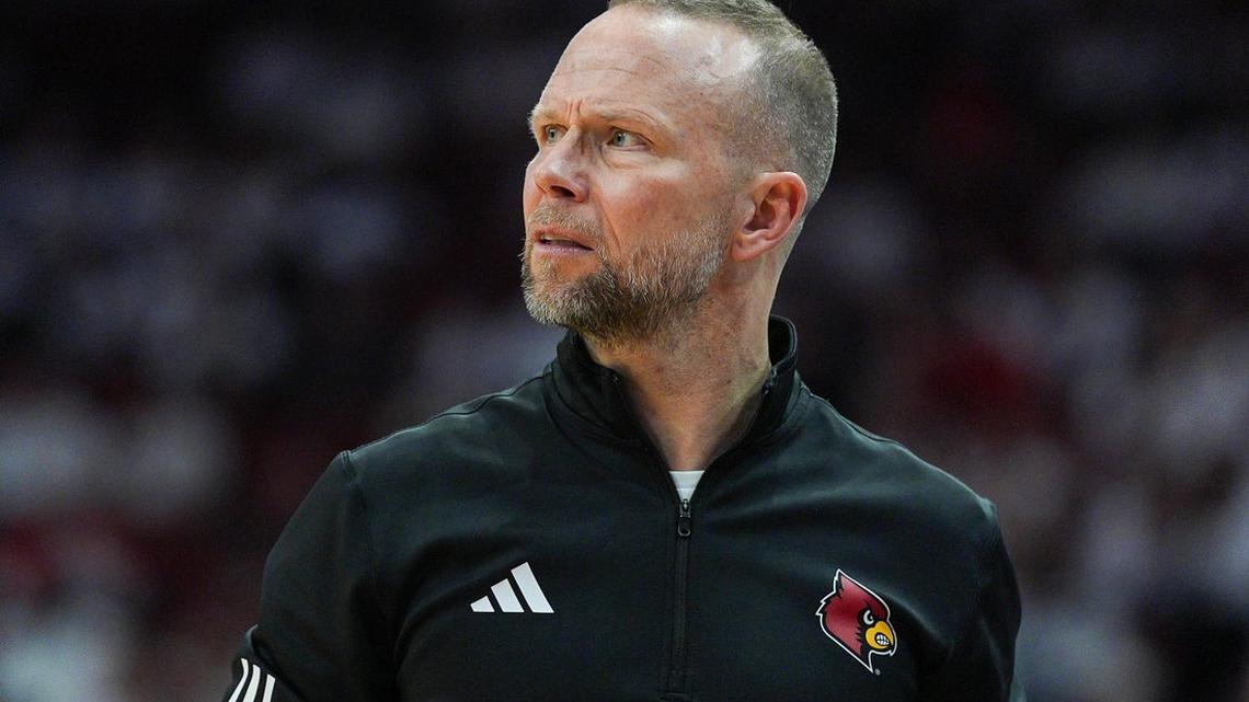 Mikel Brown Jr. (29 points), No. 24 Louisville down Baylor 