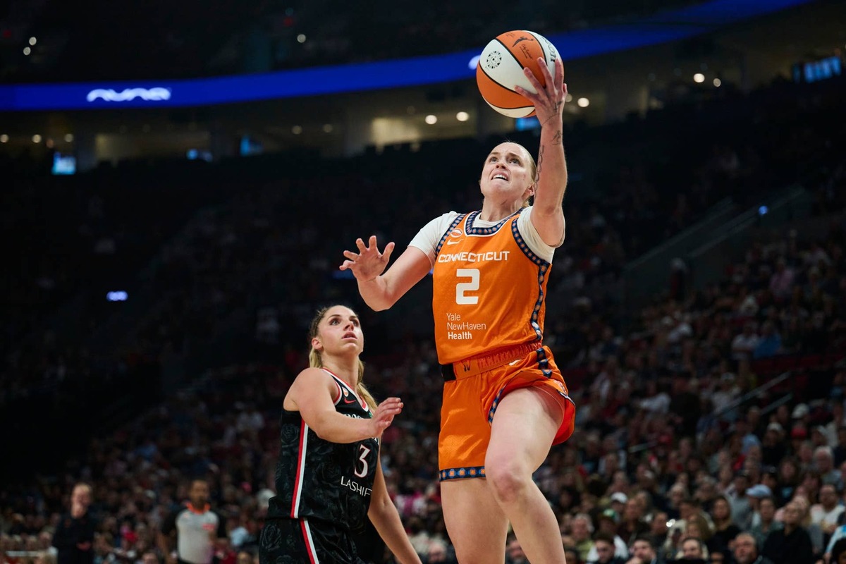  Connecticut Sun guard Hailey Van Lith (2) Troy Wayrynen-Imagn Images