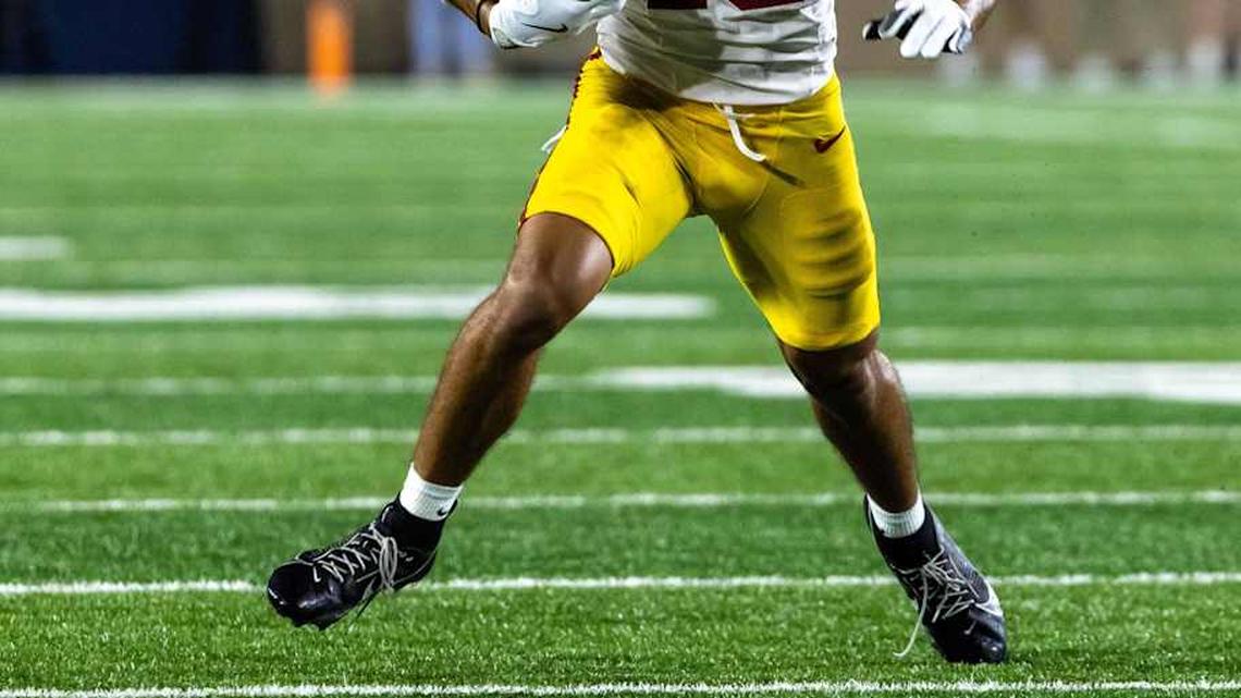  Oct 18, 2025; South Bend, Indiana, USA; Southern California Trojans wide receiver Tanook Hines (16) runs the ball against the Notre Dame Fighting Irish during the first half at Notre Dame Stadium. Mandatory Credit: Michael Caterina-Imagn Images | Michael Caterina-Imagn Images 