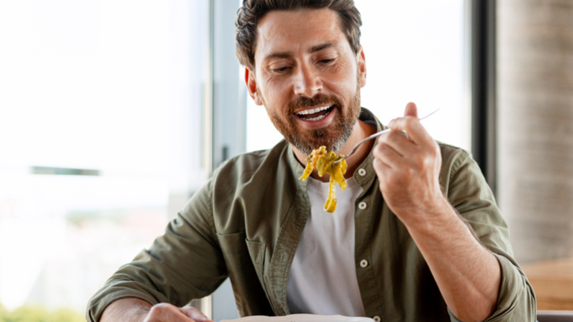 The ‘Solo Date’ Is Having a Moment: Here’s Why Eating Alone Can Feel So Good