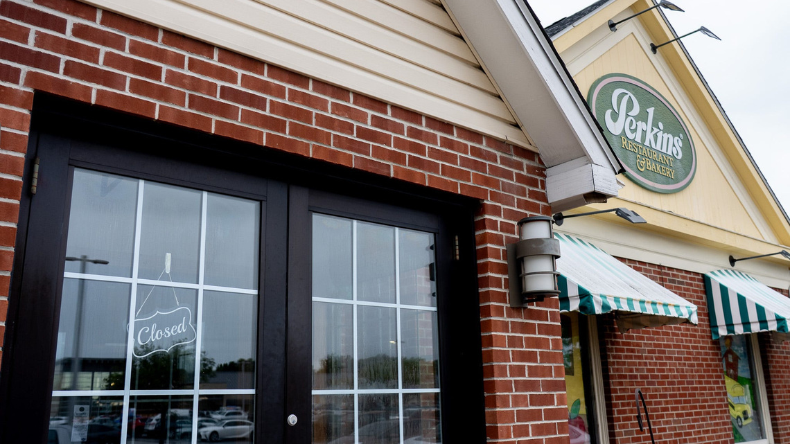 Perkins Restaurant and Bakery in Hudson goes dark without explanation 