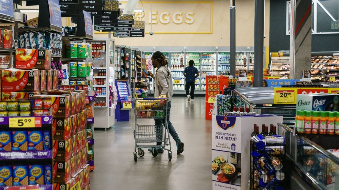 Kroger makes a pivotal decision as customers turn to rivals 