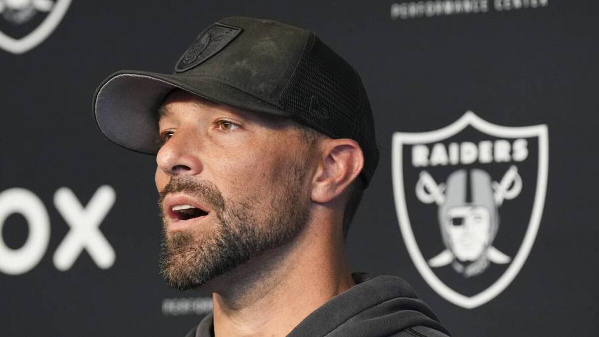  Jun 3, 2026; Henderson, NV, USA; Las Vegas Raiders defensive coordinator Rob Leonard speaks during a news conference during organized team activities at Intermountain Health Performance Center. Mandatory Credit: Candice Ward-Imagn Images | Candice Ward-Imagn Images 