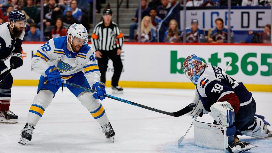 Robert Thomas' hat trick helps Blues beat Avs, continue playoff push 