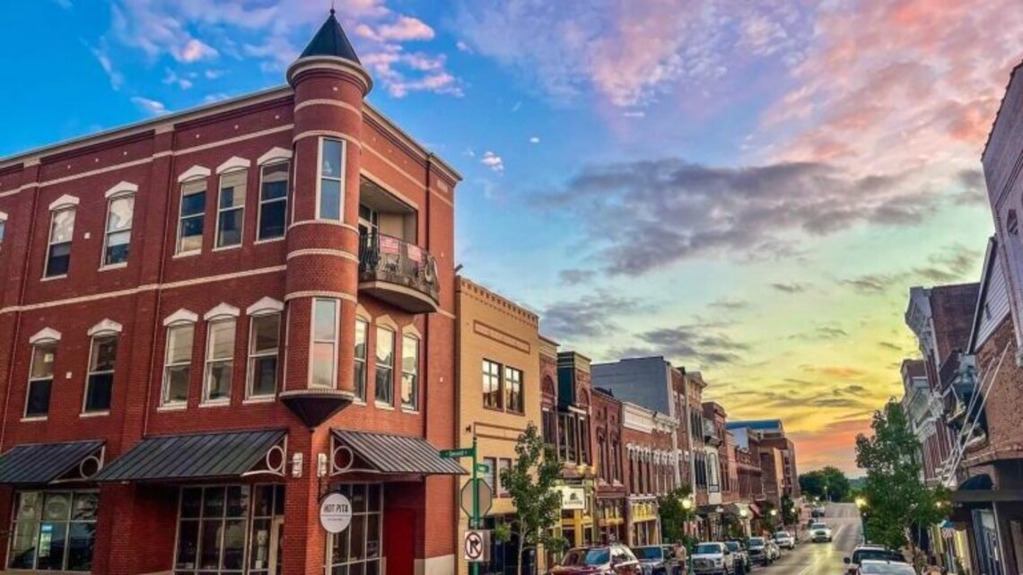 Clarksville, TN Travel Guide: Top Things To Do, Fall Festivals & Local Attractions 