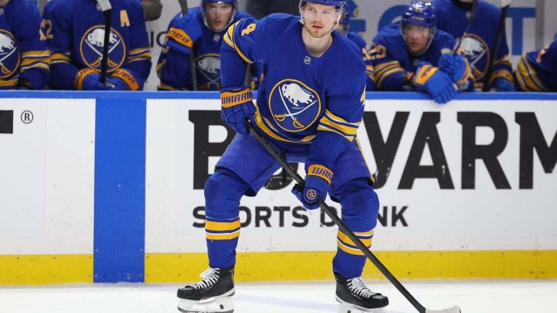 Blackhawks trade 4th overall pick to Sabres for D Bowen Byram 