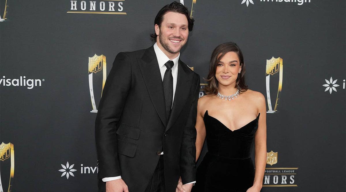  Josh Allen and Hailee Steinfeld on the red carpet before Super Bowl LIX NFL Honors at Saenger Theatre. (Credit: Kirby Lee-Imagn Images)
