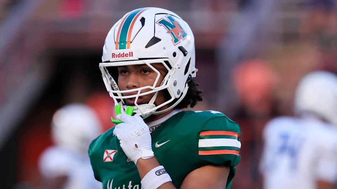  Mandarin's Brysen Wright (1) looks on during the second quarter of a high school football matchup at Mandarin High School, Friday, Sept. 19, 2025, in Jacksonville, Fla. The IMG Academy Ascenders defeated the Mandarin Mustangs 57-7. | Corey Perrine/Florida Times-Union / USA TODAY NETWORK via Imagn Images 