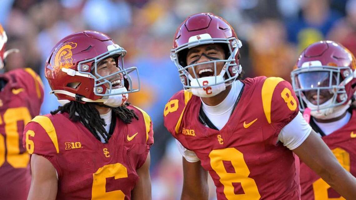 Former USC Wide Receiver Stars Share Moment That Trojan Fans Will Love