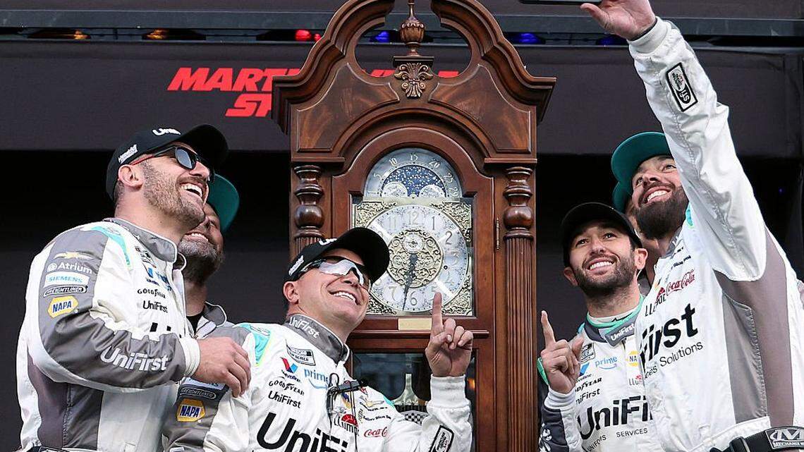 Chase Elliott takes Martinsville checkers for Chevy's first win of '26