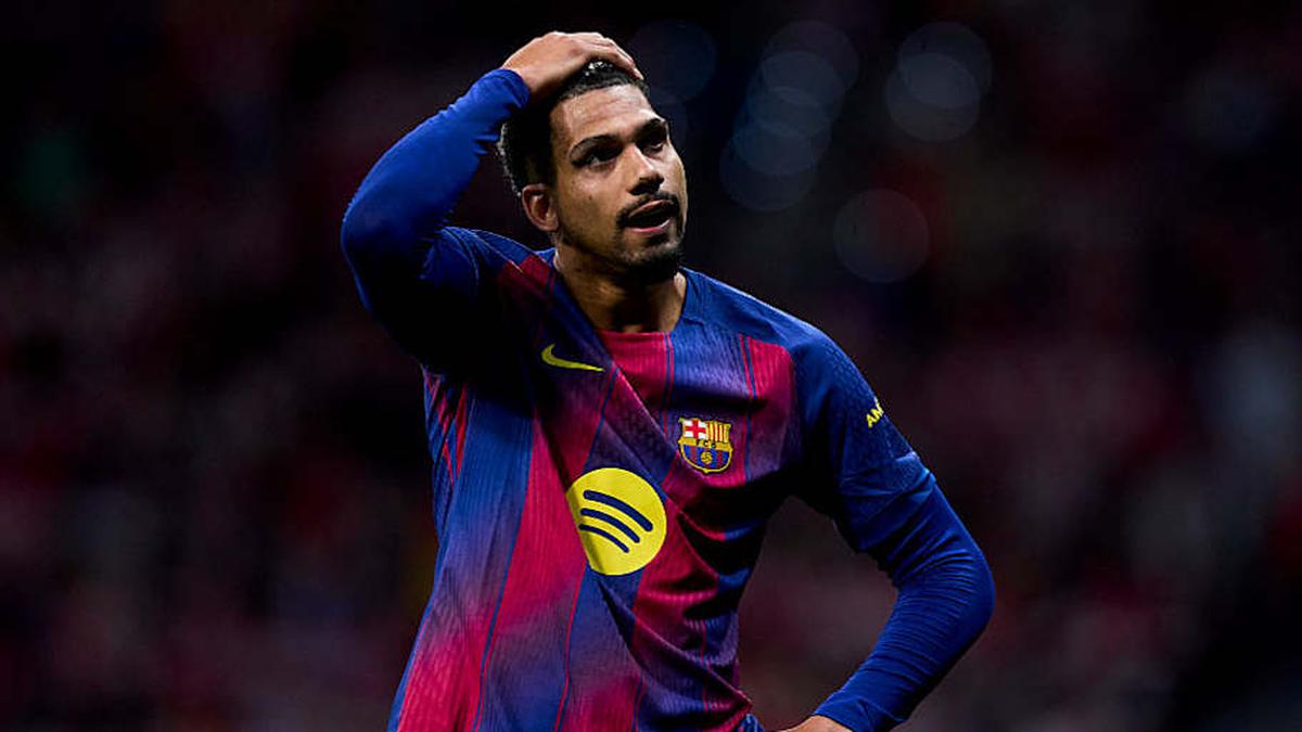  Ronald Araújo needs a fresh start. | Diego Souto/Getty Images 