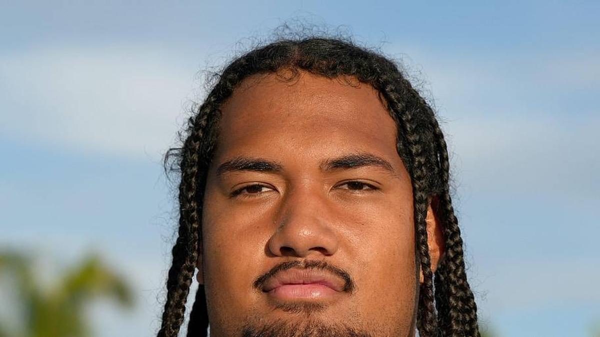  (#44) Keenyi Pepe, OL, 6'7, 330 pounds, for the white team, Class of 2026, during IMG's Academy Pro Day held at IMG's football field in Bradenton, FL on Thursday, Feb, 27, 2025. | Thomas Bender/ Sarasota Herald-Tribune / USA TODAY NETWORK via Imagn Images 