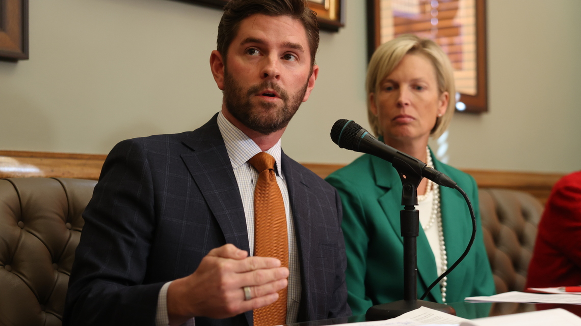 Editorial: The Illinois GOP just got a chance to hit reset. Take it, beleaguered Republicans! 