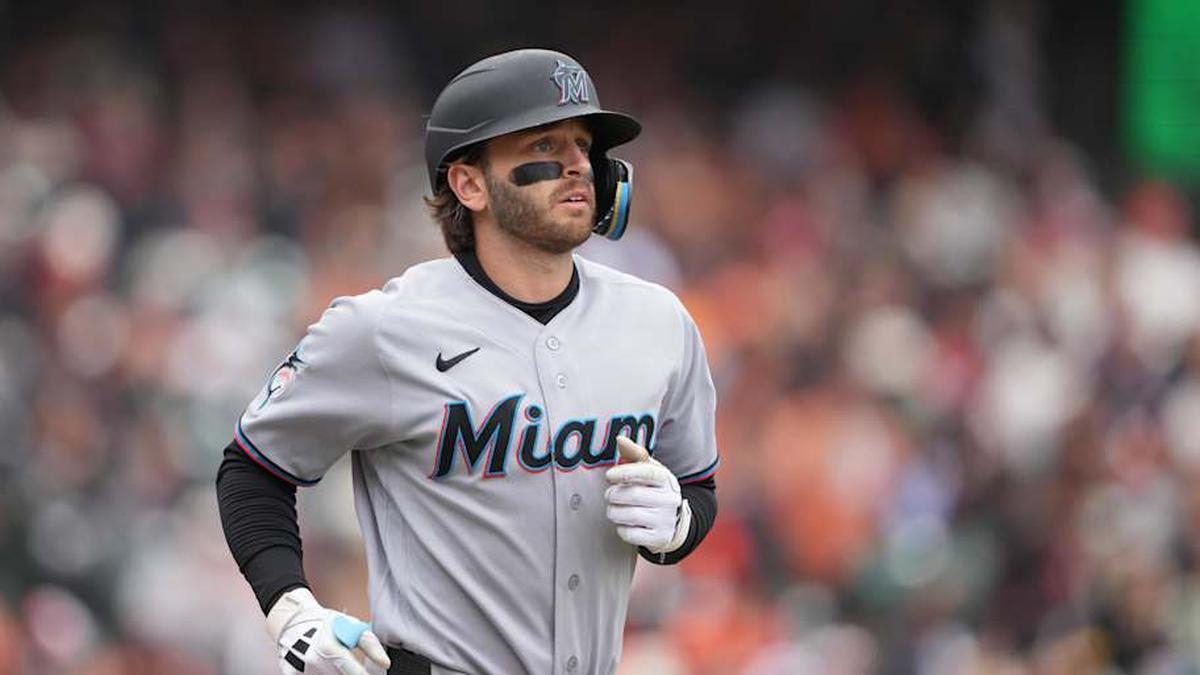  Miami Marlins first baseman Connor Norby (1) during the first inning against the San Francisco Giants at Oracle Park. | Darren Yamashita-Imagn Images 