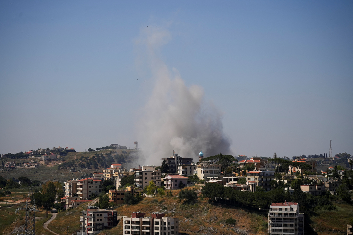 Smoke billows from southern Lebanon, following Israeli strikes, as seen from Nabatieh, Lebanon, June 7, 2026. REUTERS/Stringer