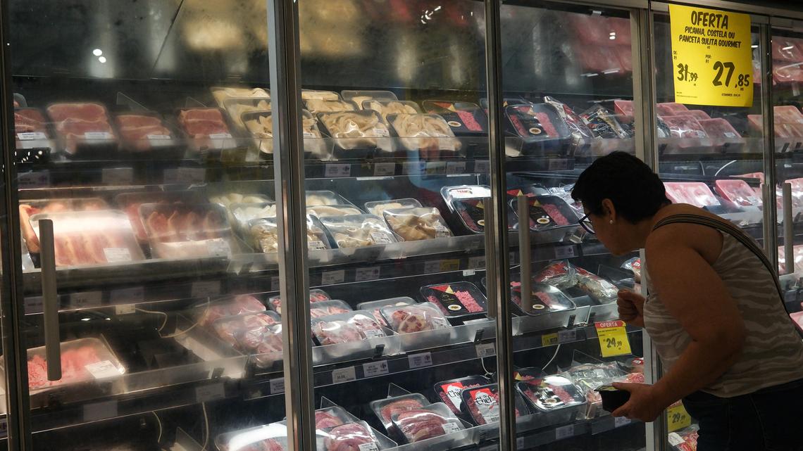 Brazil blocks more spending, widens 2026 deficit view 