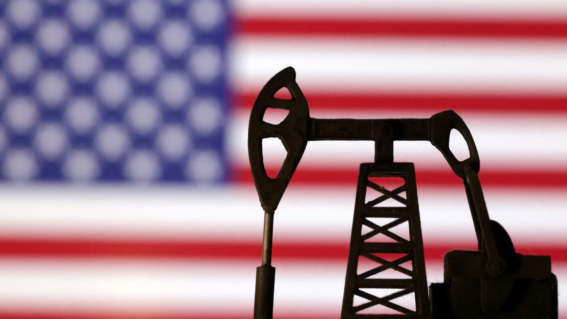 Auction of oil drilling rights in Alaska wildlife refuge draws tepid response 