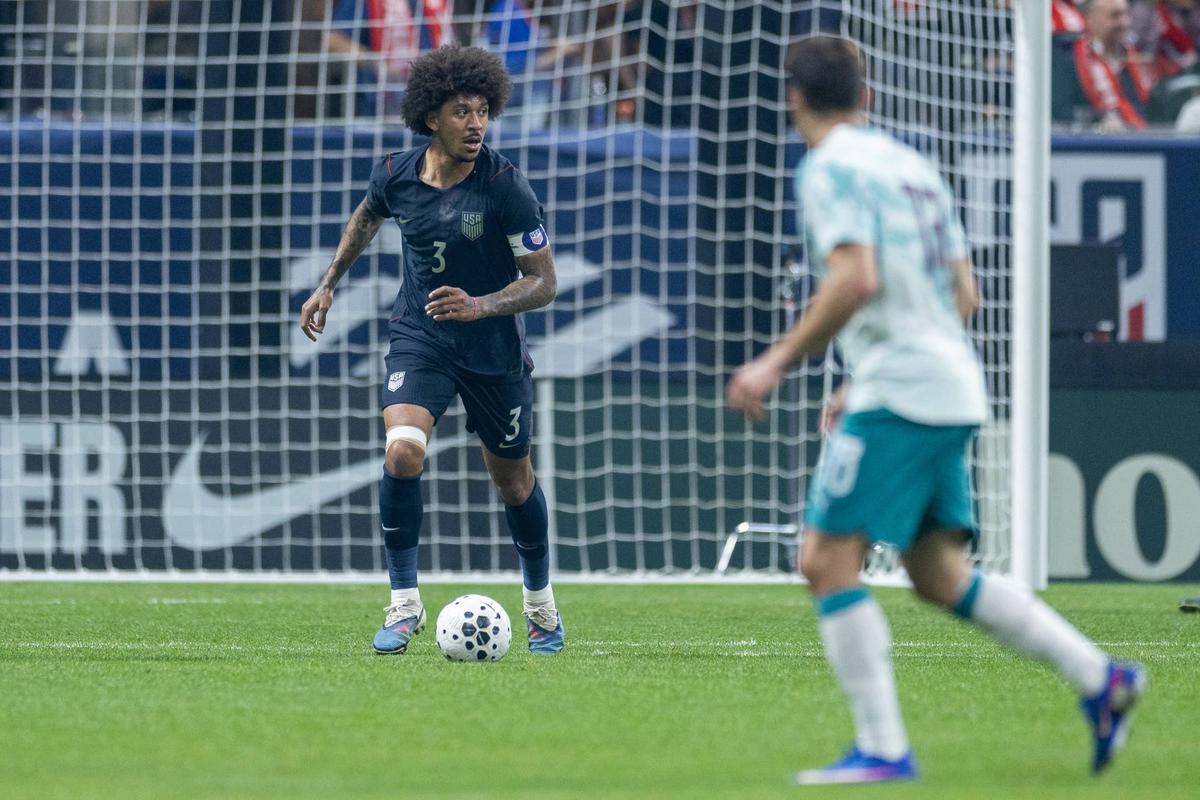  Chris Richards #3 of the United States moves with the ball during the match between Portugal and USA at Mercedes Benz Stadium on March 31, 2026 in Atlanta, Georgia. (Photo by John Dorton/ISI Photos/USSF/Getty Images) Photo by John Dorton/ISI Photos/USSF/Getty Images