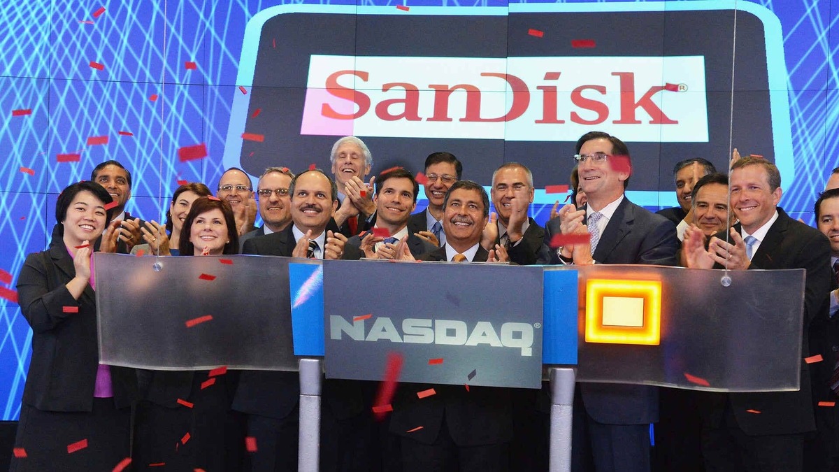  Sandisk Corporation is the single best-performing stock in the S&P 500 in 2026. 