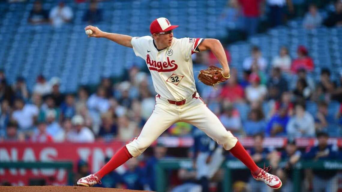 Tight defeat against Angels assures Mariners of losing season