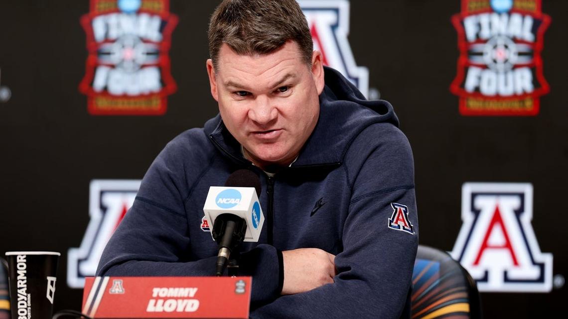 Arizona's Tommy Lloyd agrees to 5-year deal 