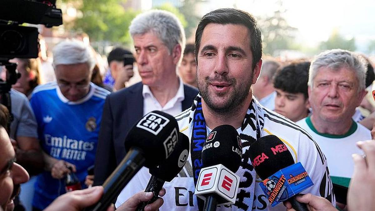  Enrique Riquelme has made big promises already. | Oscar J. Barroso/Europa Press via Getty Images 