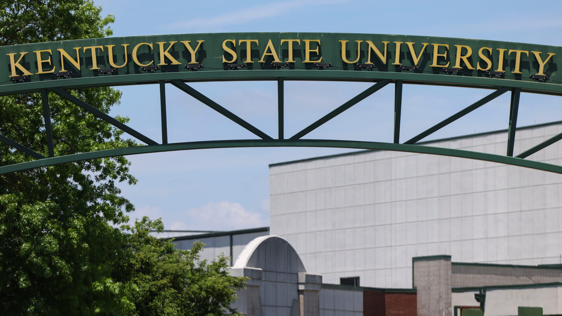 KSU alumni association votes no confidence in current university president 