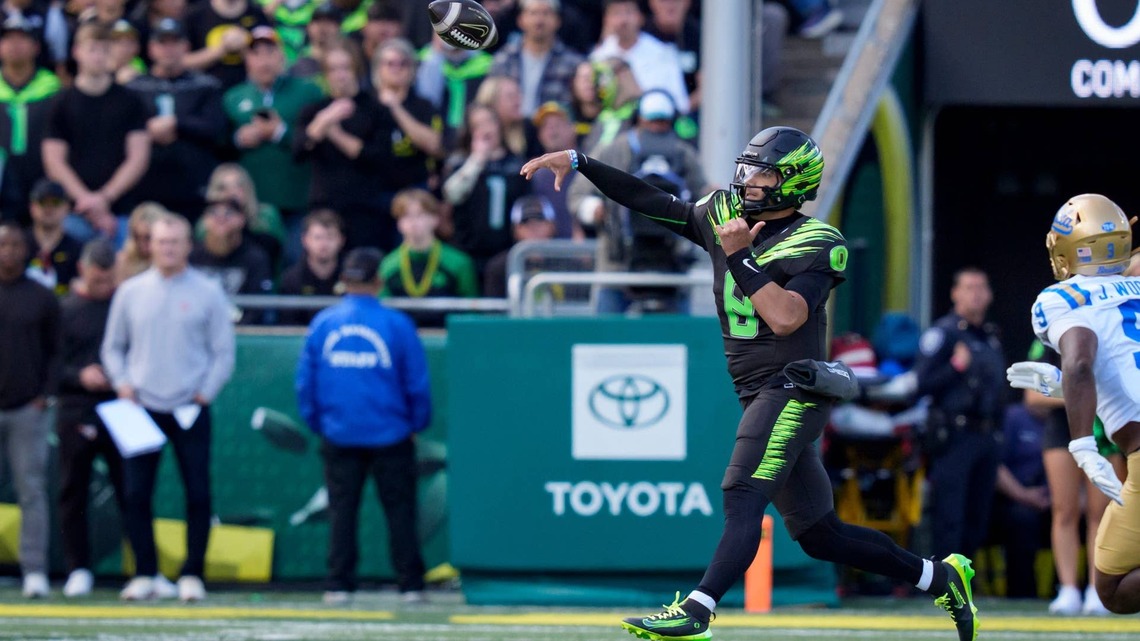 Fans Ripping Oregon QB Dylan Raiola After Terrible Game vs. UCLA Today