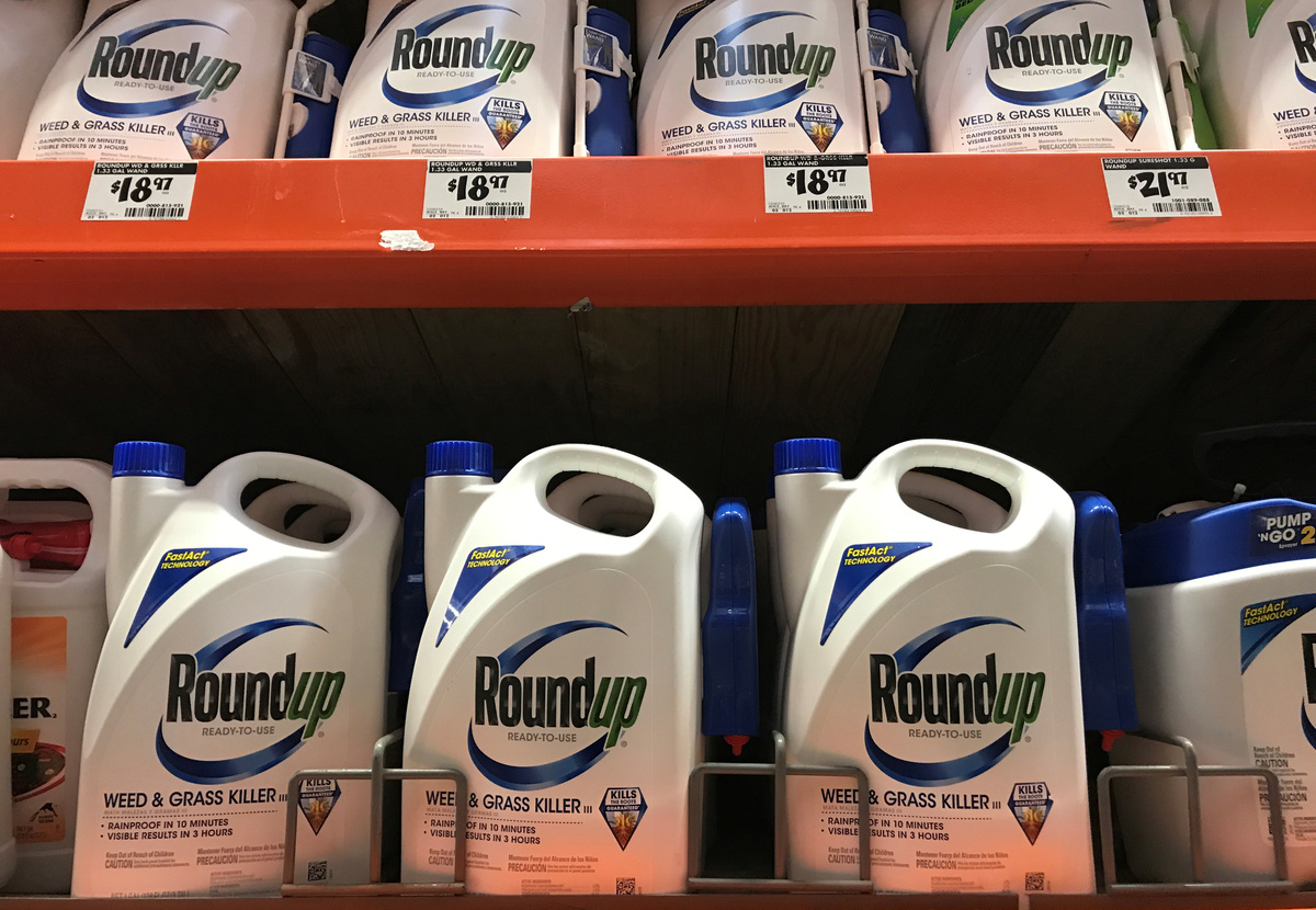 Monsanto Co's Roundup is shown for sale in Encinitas, California, U.S., June 26, 2017.  REUTERS/Mike Blake