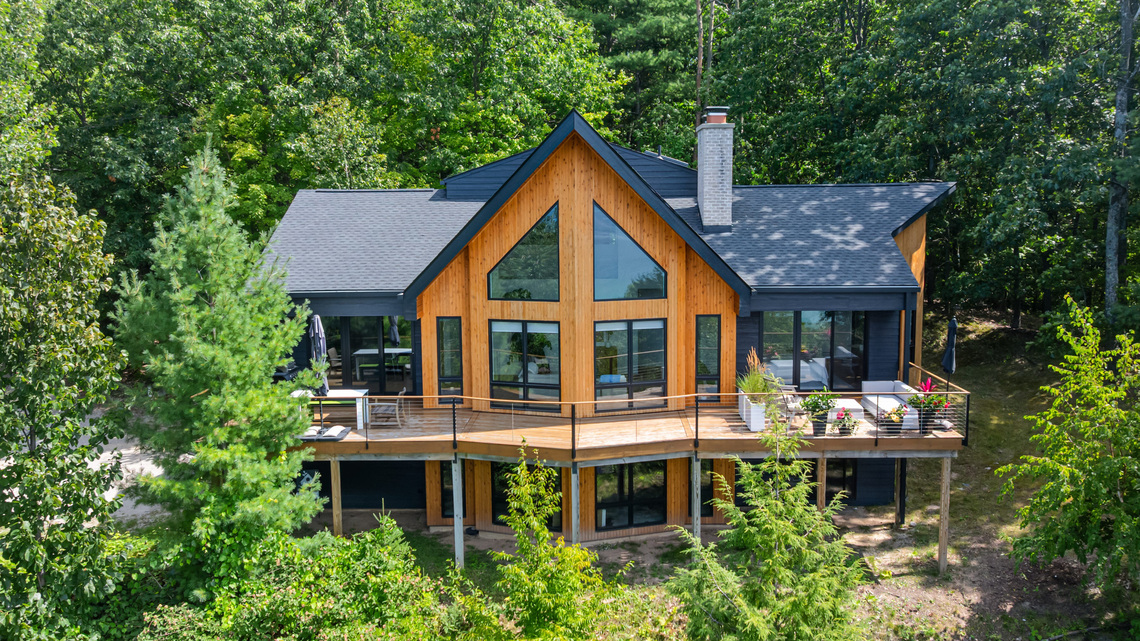 MI Dream Home: A Traverse City home with a private shoreline