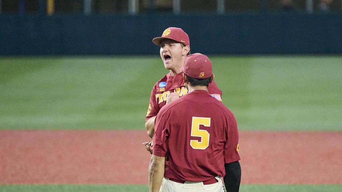 May 31, 2025; Corvallis, OR, USA; USC infielder Ethan Hedges (15) and infielder Adrian Lopez (5) celebrate after beating Saint Mary's at the NCAA Corvallis Regional at Goss Stadium. Mandatory Credit: Troy Wayrynen-Imagn Images | Troy Wayrynen-Imagn Images 