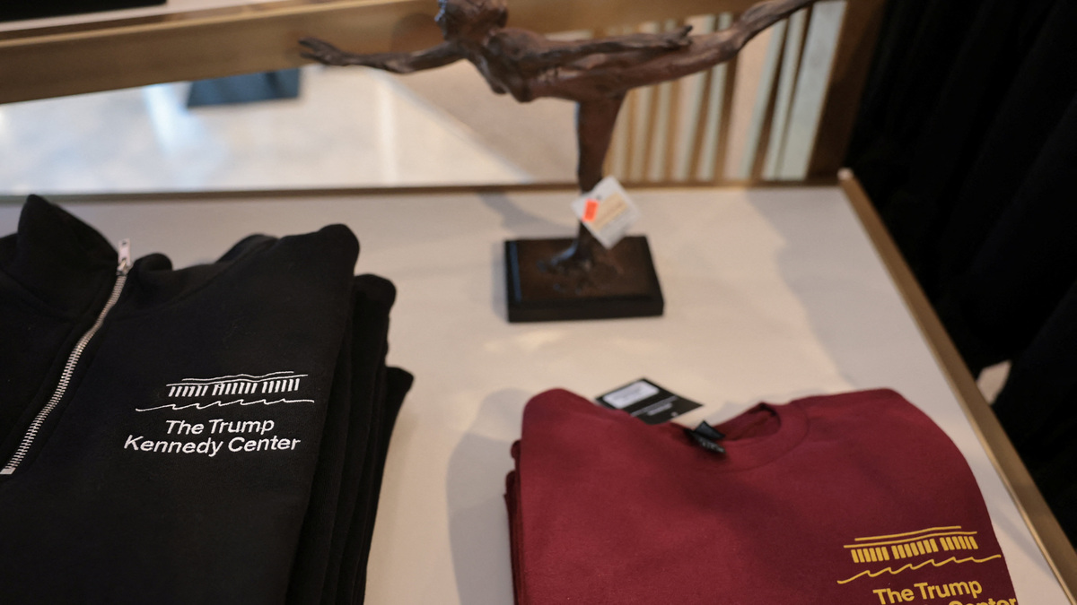 Merchandise with the Trump name remains for sale in the Kennedy Center gift shop in the hours before a federal judge’s deadline to remove U.S. President Donald Trump's name from the facade of the John F. Kennedy Memorial Center for the Performing Arts in Washington, D.C., U.S., June 11, 2026. REUTERS/Jonathan Ernst