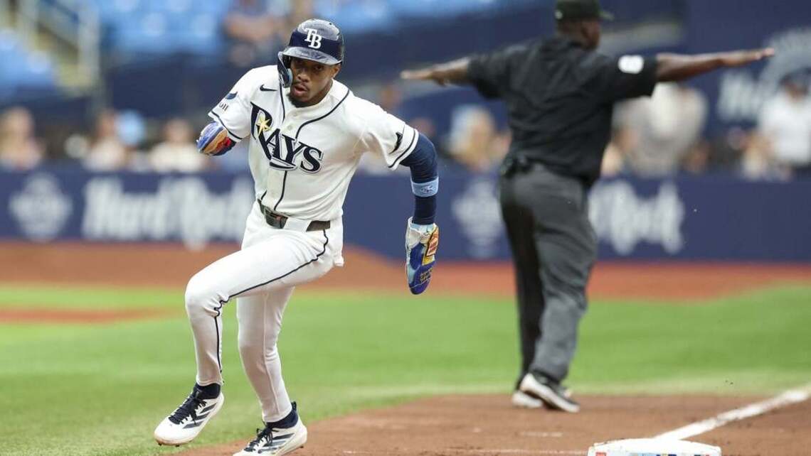 Blue Jays notch series win over Rays with homers, Shane Bieber's gem 