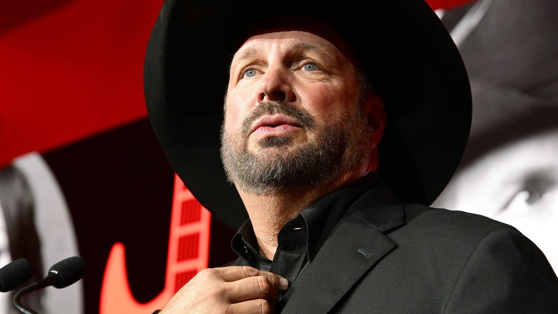 Garth Brooks Says He Couldn't Hold Back Tears During a Rare Behind-the-Scenes Experience 