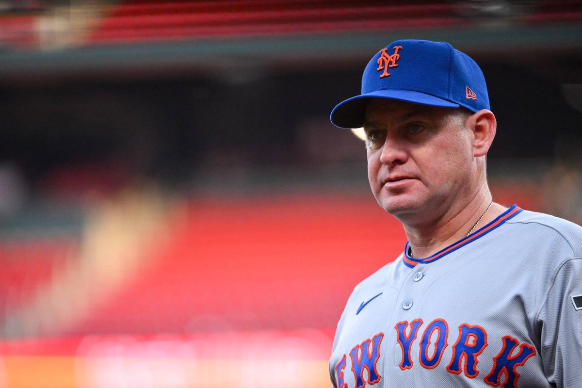  New York Mets manager Carlos Mendoza (64) looks on before a game against the St. Louis Cardinals © Jeff Curry-Imagn Images