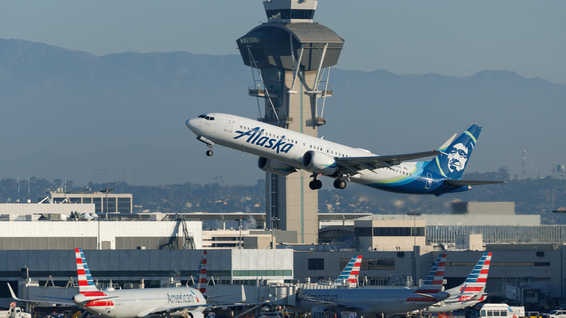 Alaska Air bets on premium travel to boost profit as fuel costs bite 