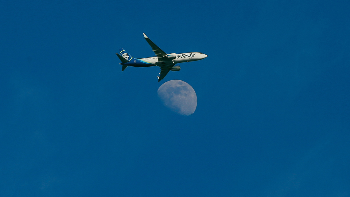Alaska Air forecasts bigger-than-expected fourth-quarter loss on soaring fuel costs 