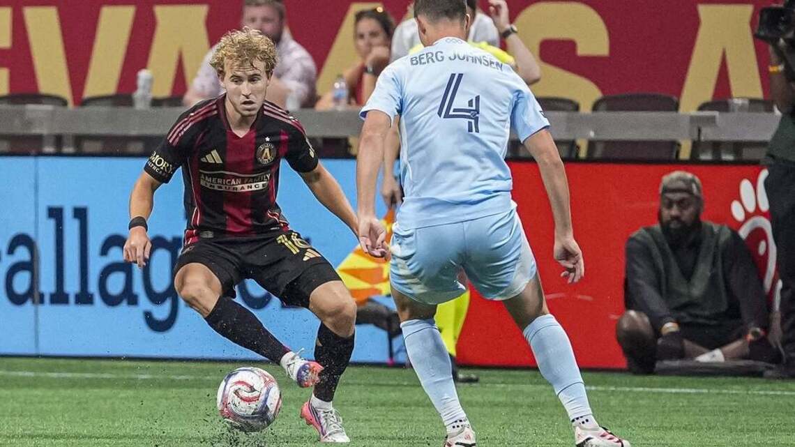 Behind big first half, Atlanta finally wins a third straight 
