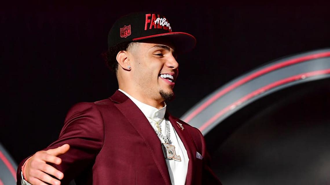  Apr 28, 2022; Las Vegas, NV, USA; USC wide receiver Drake London reacts after being selected as the eighth overall pick to the Atlanta Falcons during the first round of the 2022 NFL Draft at the NFL Draft Theater. Mandatory Credit: Gary Vasquez-Imagn Images | Gary Vasquez-Imagn Images 